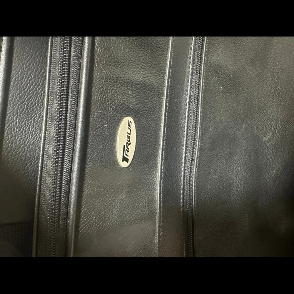 TARGUS LEATHER CORPORATE TRAVELER 15